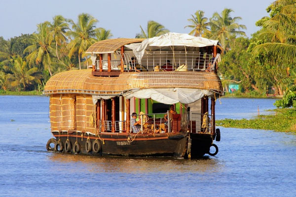 Why Cruise Land Is a Trusted Choice for Houseboat Packages